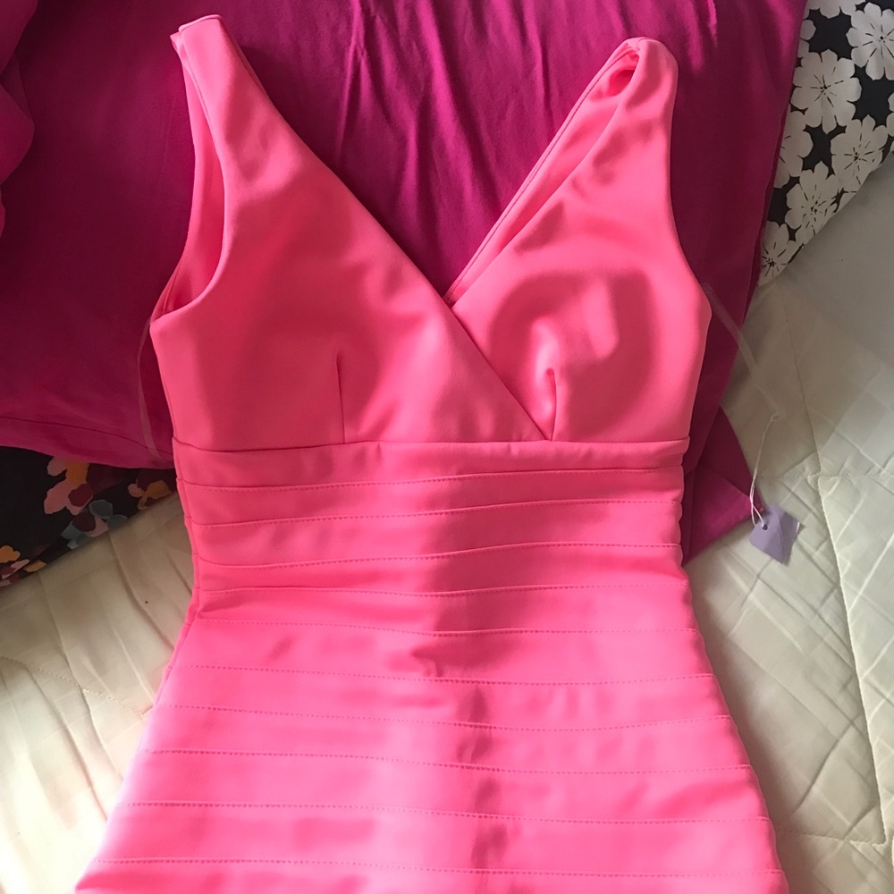 🆕 Hot pink bodycon dress 💕
